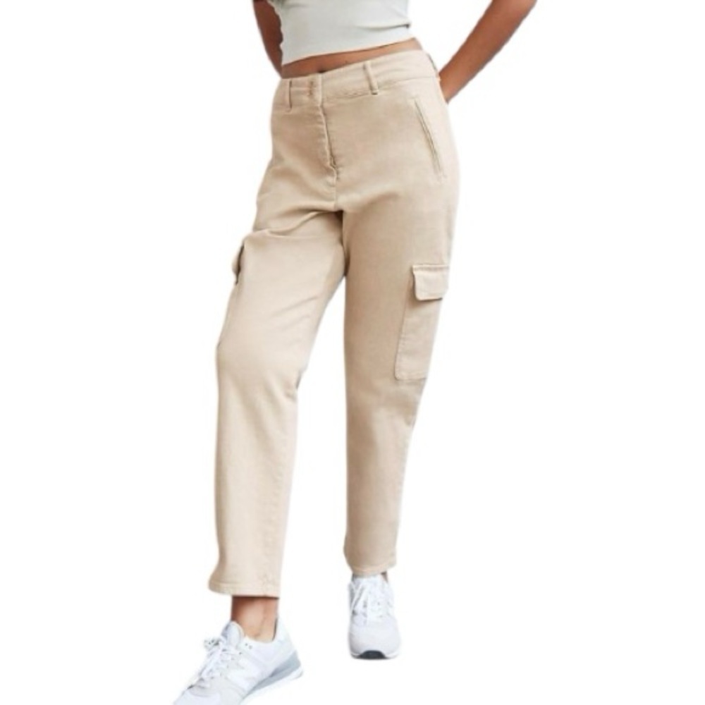 NWT Aritzia Wilfred Free High Rise Modern Cargo Pant in Beige Womens Size 10